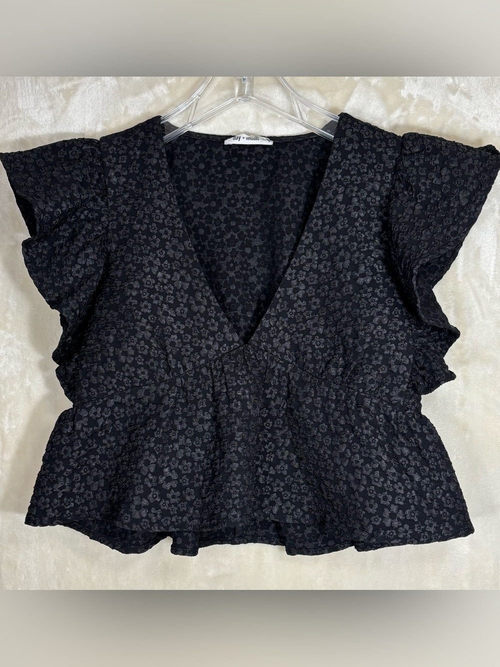 Day+Moon Women’s Black Floral Textured V-Neck Peplum Top Ruffled Flutter Sleeves